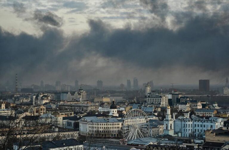 «Що нам загрожує, якщо не об’єднаємося». Київ після масованої ракетної атаки