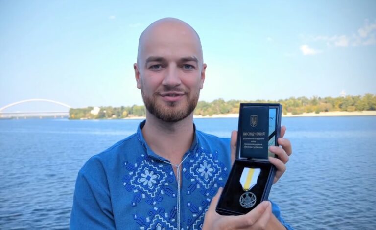 “Після того, що пережив з Україною, ніколи звідси не поїду”: історія волонтера з Англії