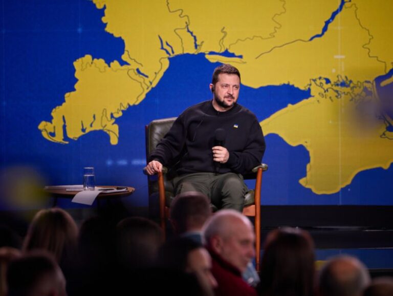 Про мобілізацію, корупцію і кінець війни: головні тези із пресконференції Зеленського