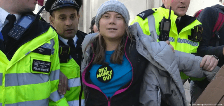 Шведська екоактивістка Ґрета Тунберґ постала перед судом у Лондоні