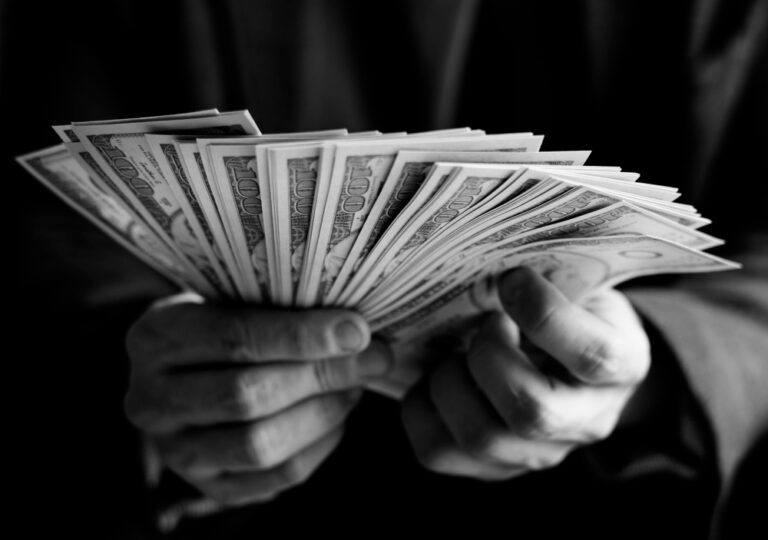 Заробили на війні? Звідки в Україні з’явилися майже 3 тисячі нових мільйонерів