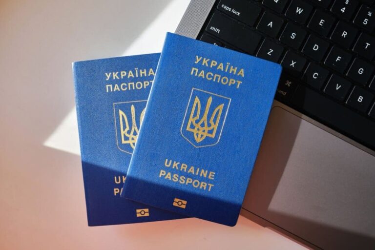 Виїжджаєте за кордон? Не забудьте ці документи!