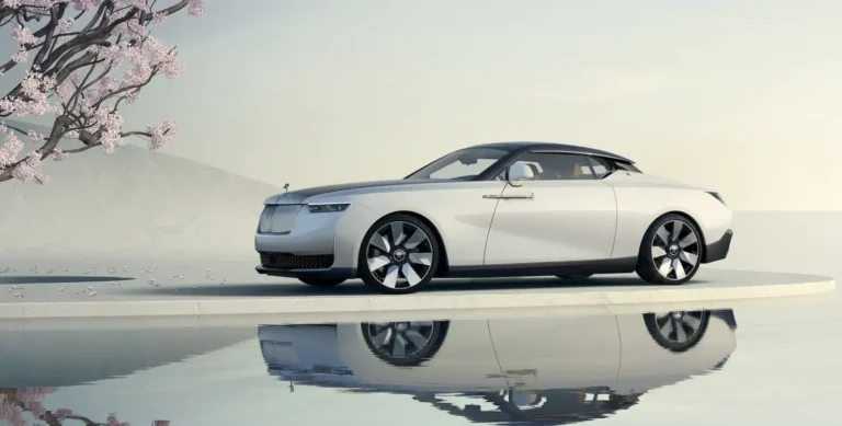 Британський Rolls-Royce презентував найдорожче авто у світі