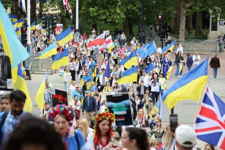 Ще два роки у Британії: уряд розкрив деталі продовження UPE-2 для українців