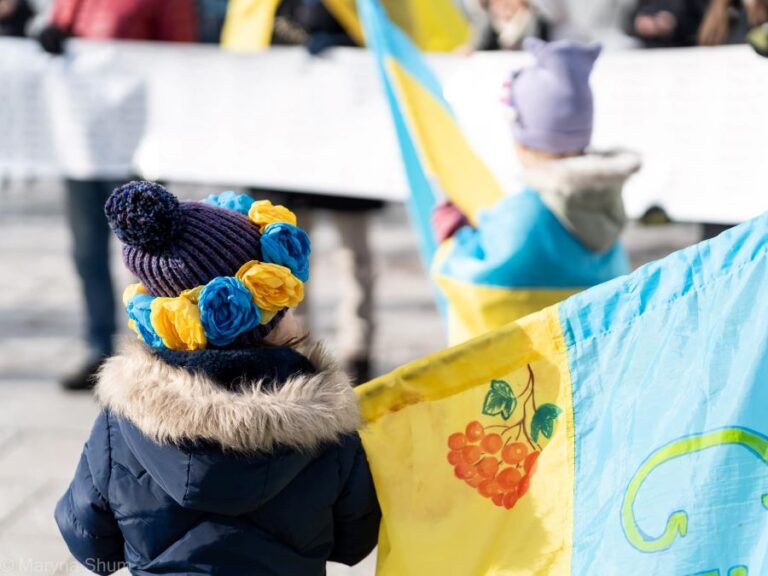 Чому Європа зацікавлена в біженцях з України: думка демографа