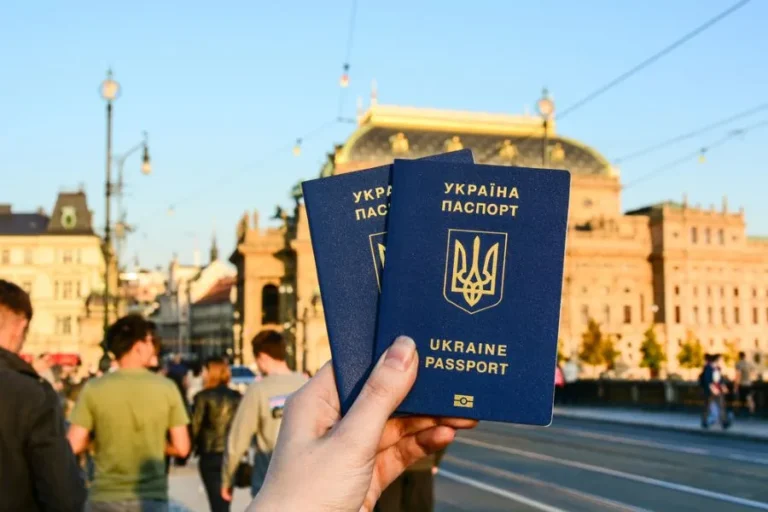 ПМП чи посвідка на проживання: МЗС пояснило ключову різницю