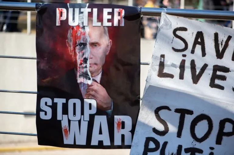 Путін загнаний у кут, але це робить його ще небезпечнішим – The Guardian
