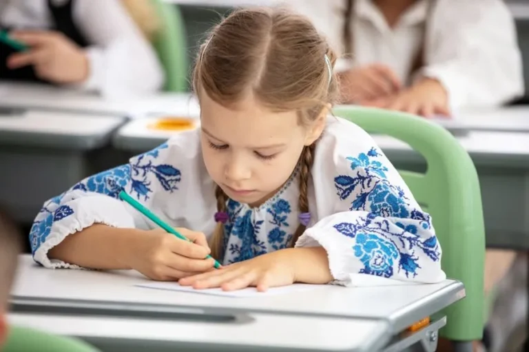 Як працює нова суботня школа для українських дітей у Брістолі