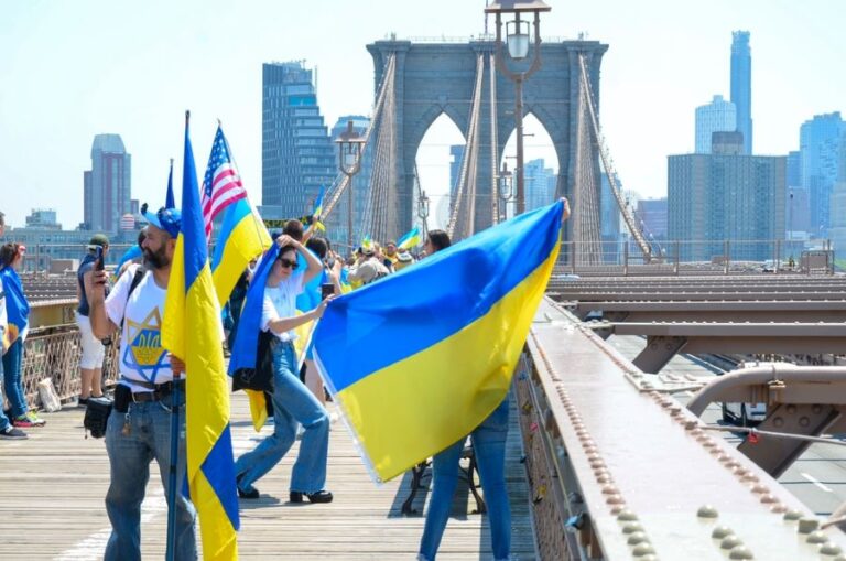 Понад пів мільйона українців: як змінилася громада у США після 2022 року