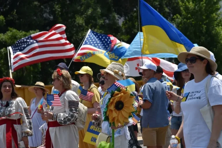 Життя українців у Флориді: традиції, волонтерство і нові сенси