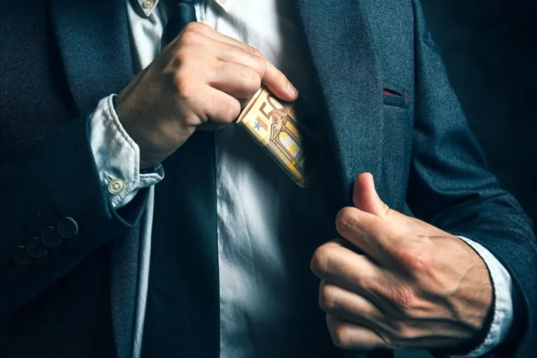 Як британська податкова виявляє незадекларовані доходи: що треба знати українцям