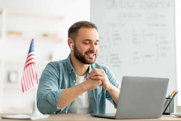 Як стати перекладачем у США: навички, сертифікація, зарплата