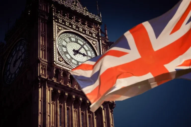 Місцеві вибори в UK: чому британці голосують за популіста Фараджа