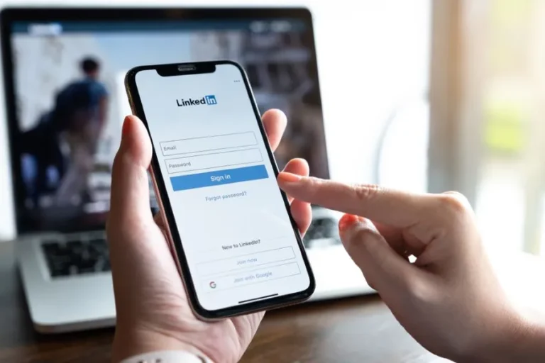 Як знайти роботу в UK через LinkedIn: безкоштовні сесії для українців