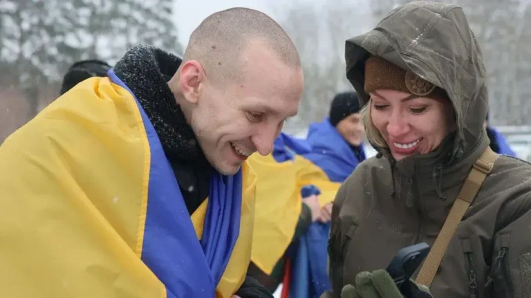 Перший обмін 2026 року: 157 українців повернулись із російського полону