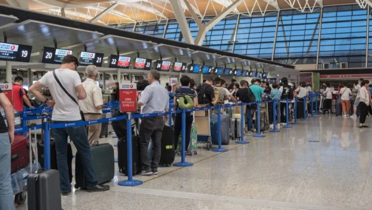 Безкоштовний fast track: лайфхак для пасажирів аеропорту London Luton