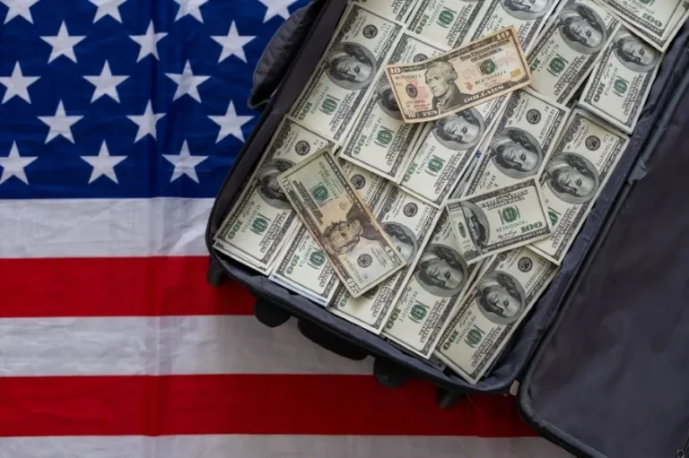Хто в рейтингу найбагатших людей США в 2026 році: топ-20 мільярдерів