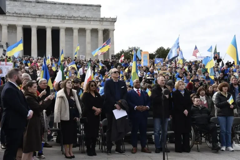 Як американці ставляться до України через 4 роки війни: нове опитування
