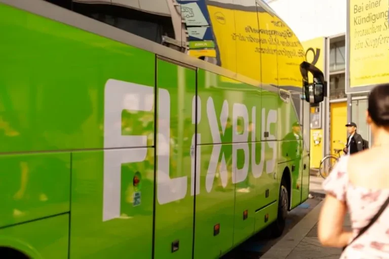 FlixBus запускає нові маршрути у Британії: понад 100 міст і квитки до £5