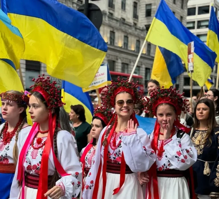 У Лондоні відбувся масштабний Марш вишиванки: фото